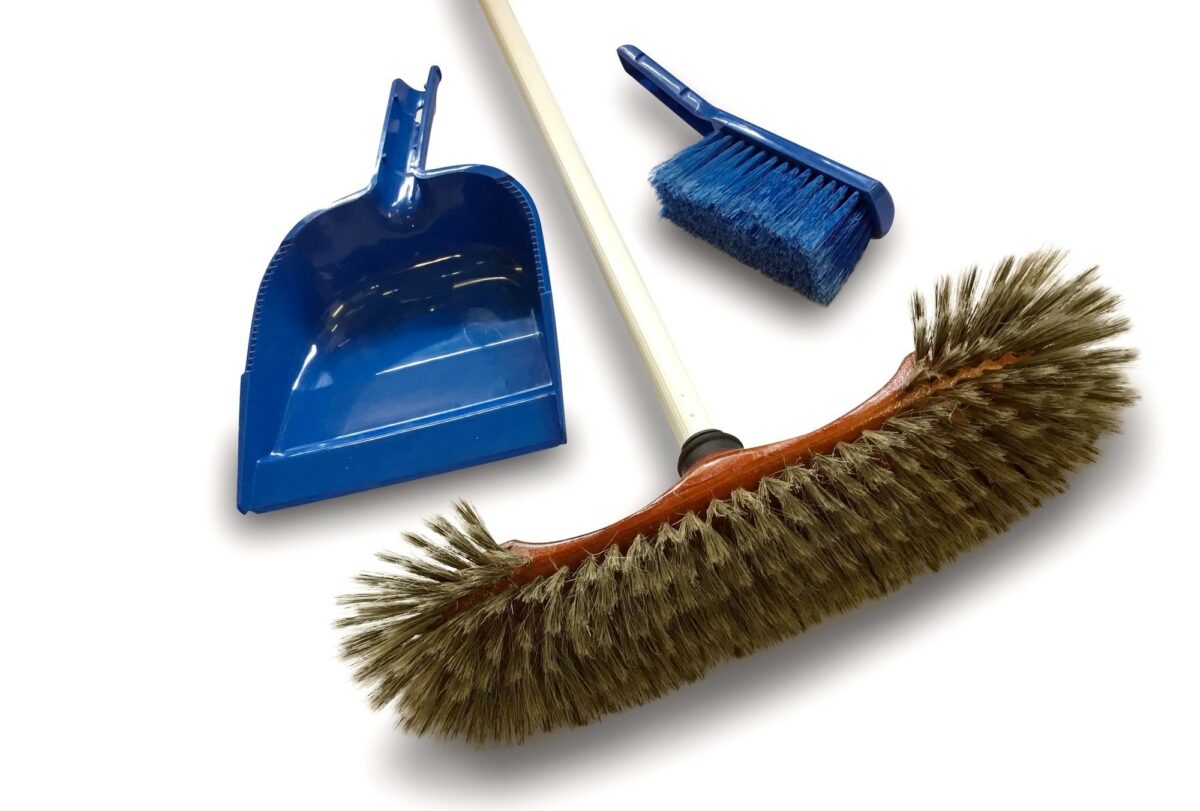 ensemble balai brosse pelle