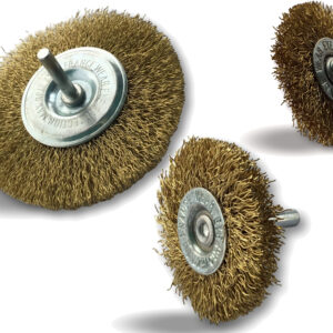 Alternative view of Assortiment divers de brosses rotatives circulaires sur tiges